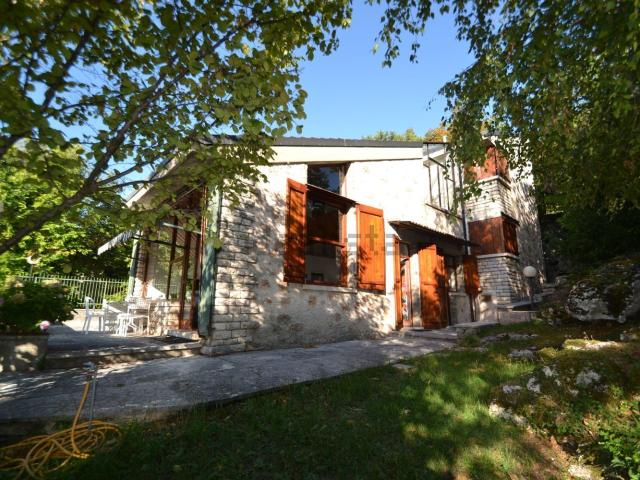 Case e ville in vendita di 225 m² in Contrada Cà Montagna