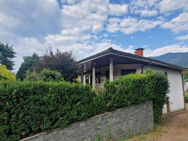 Case e ville in vendita di 225 m² in Corso Pietro Rolandi, 17