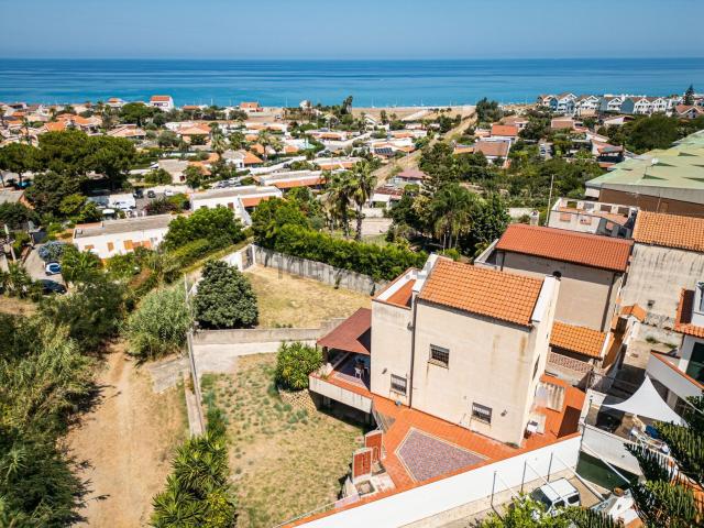 Case e ville in vendita di 225 m² in Località Rodia