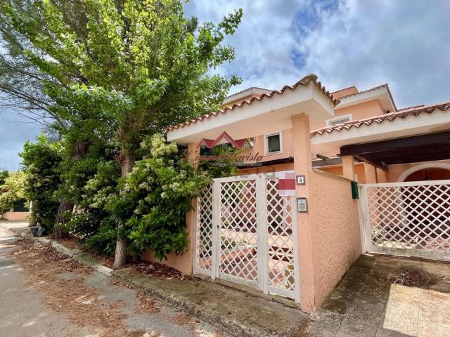 Case e ville in vendita di 225 m² in Strada Statale Bari Taranto