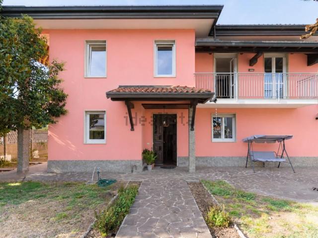Case e ville in vendita di 226 m² in Via Luigi Settembrini, 29