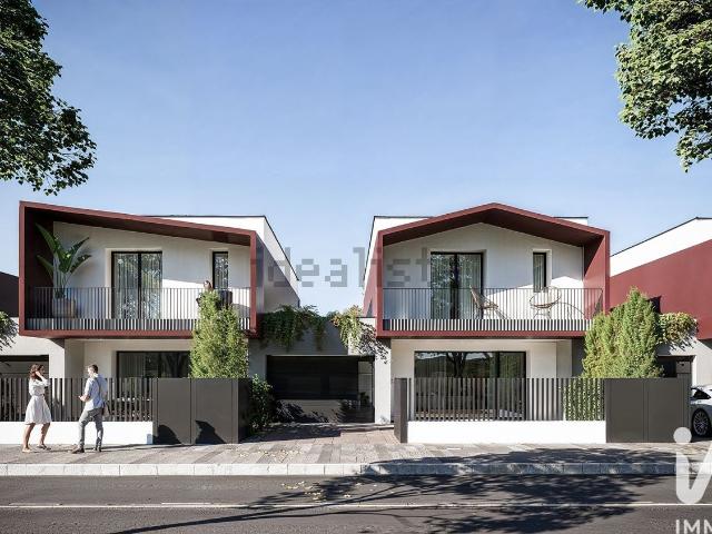 Case e ville in vendita di 226 m² in Via Madre Teresa di Calcutta