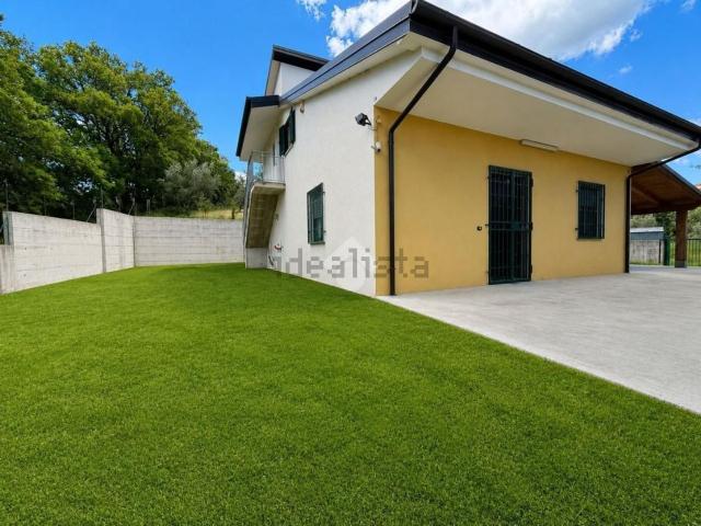 Case e ville in vendita di 227 m² in Via Insidia, 29