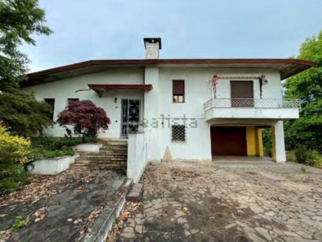 Case e ville in vendita di 227 m² in Via Pastoreria, 10