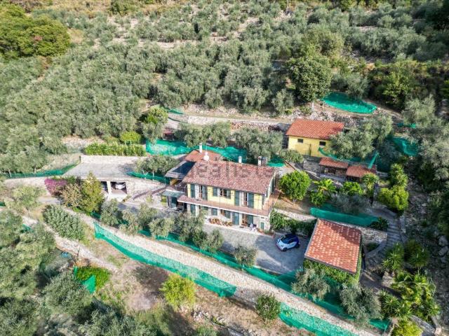 Case e ville in vendita di 227 m² in Vico Chiuso, 2
