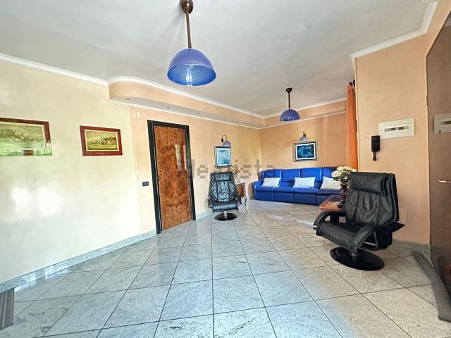 Case e ville in vendita di 227 m² in Largo Rovedine, 18