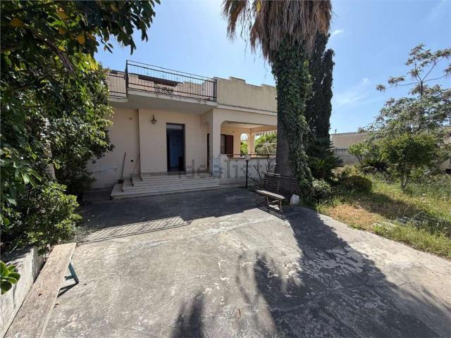 Case e ville in vendita di 227 m² in Lungomare Fata Morgana
