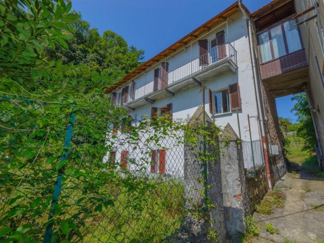Case e ville in vendita di 227 m² in Strada Statale 34 del Lago Maggiore