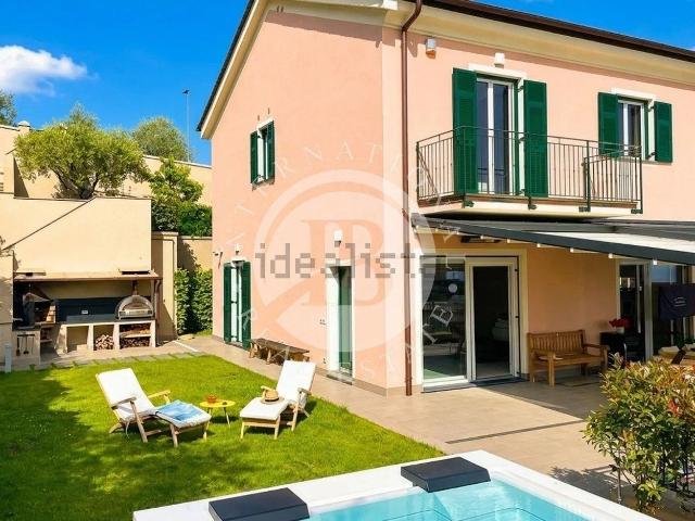 Case e ville in vendita di 228 m²