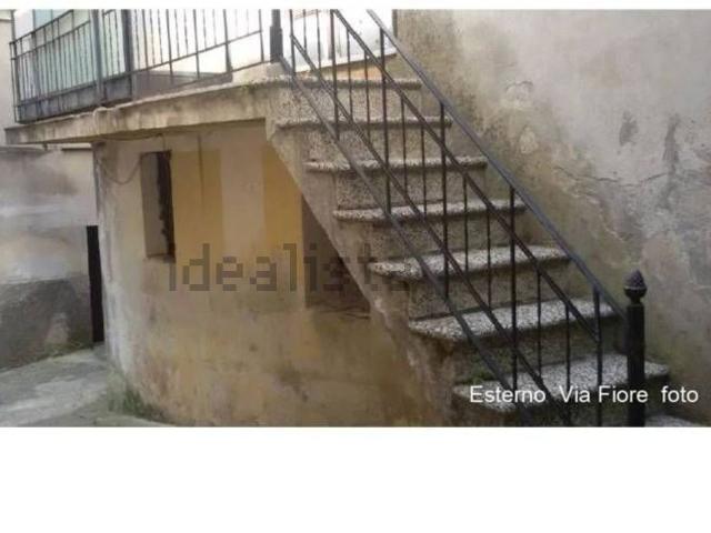 Case e ville in vendita di 228 m² in Via Camillo Benso Conte di Cavour, 54