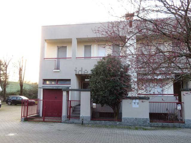 Case e ville in vendita di 228 m² in Via Monte San Gabriele