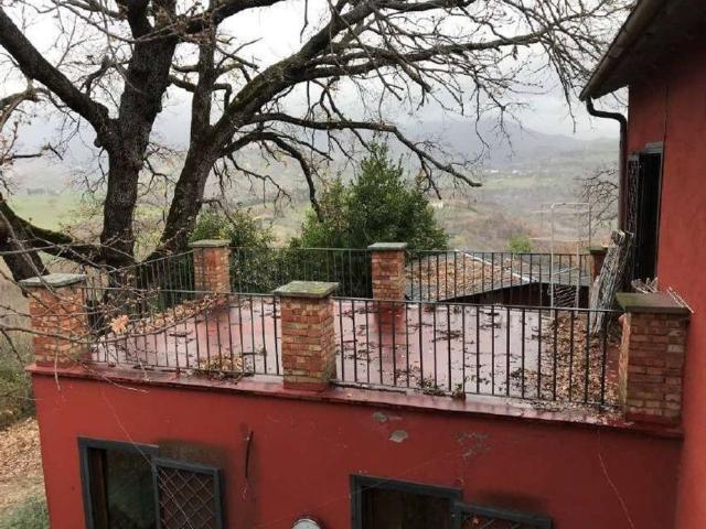 Case e ville in vendita di 228 m² in Via Mirtense, 92