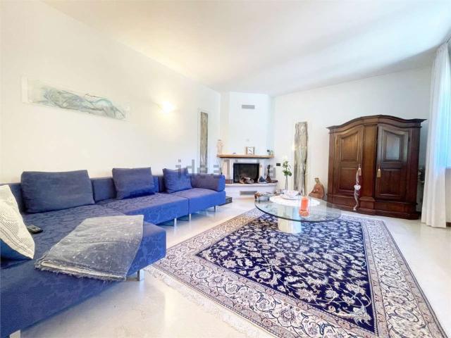 Case e ville in vendita di 228 m² in Via Mulino, 11