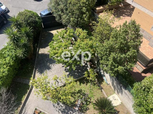 Case e ville in vendita di 228 m² in Via San Gimignano, 26