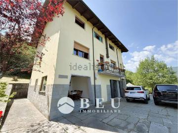 Case e ville in vendita di 228 m² in Località Pareto