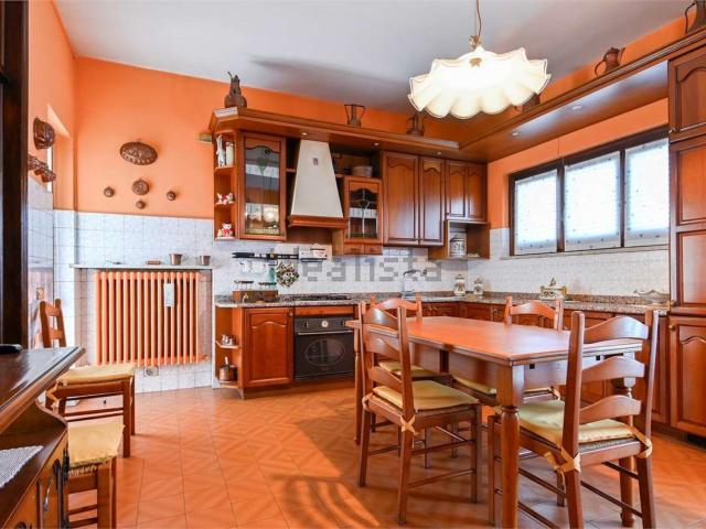 Case e ville in vendita di 228 m² in Strada della Cappelletta, 13