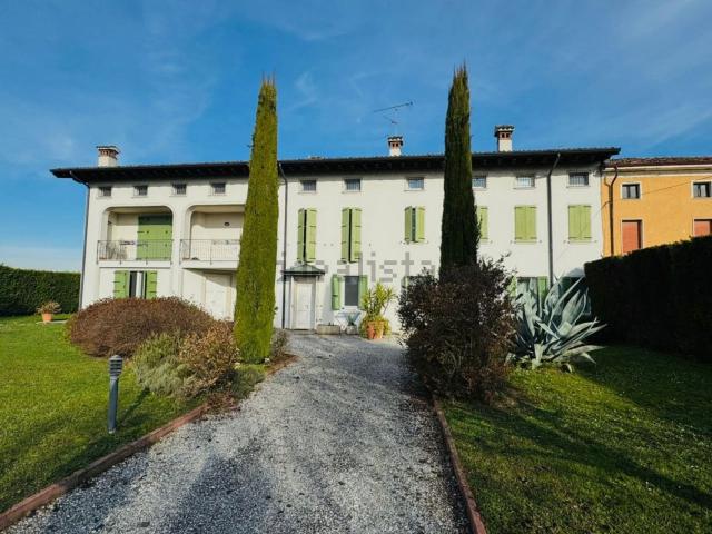 Case e ville in vendita di 229 m²