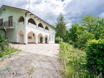 Case e ville in vendita di 229 m²