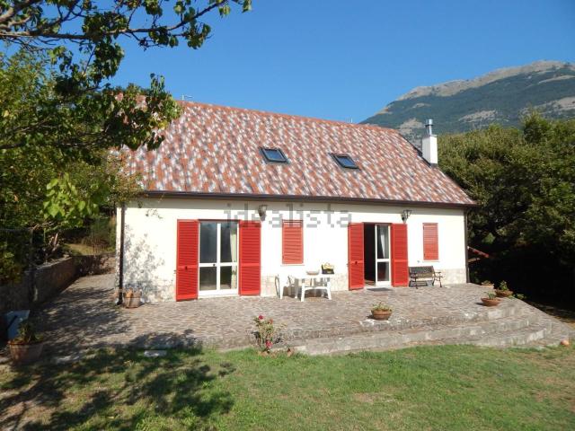 Case e ville in vendita di 229 m²