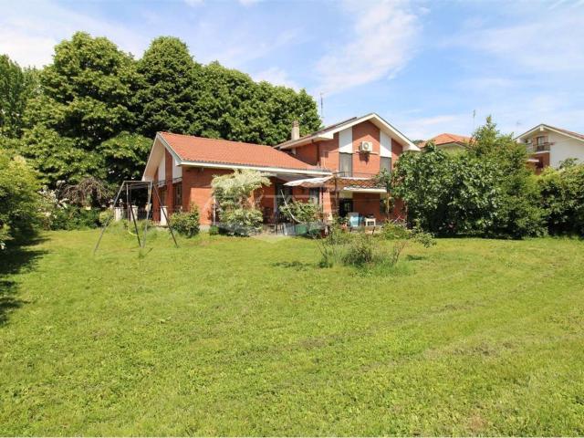 Case e ville in vendita di 229 m² in Via Genova, 19