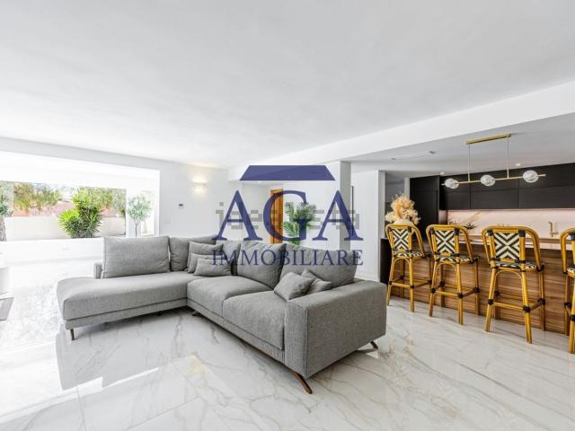 Case e ville in vendita di 229 m² in Viale degli Alpini, 31
