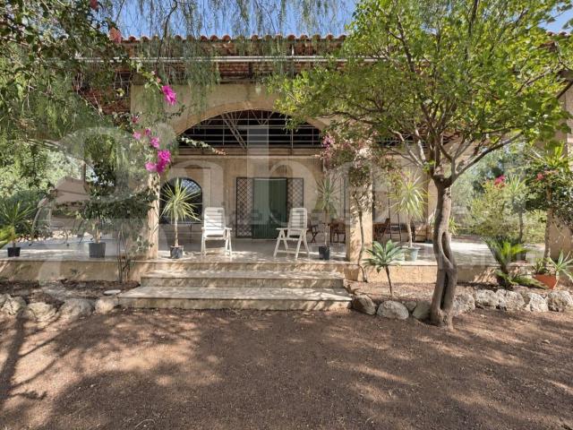 Case e ville in vendita di 229 m² in Contrada Serra Berretta