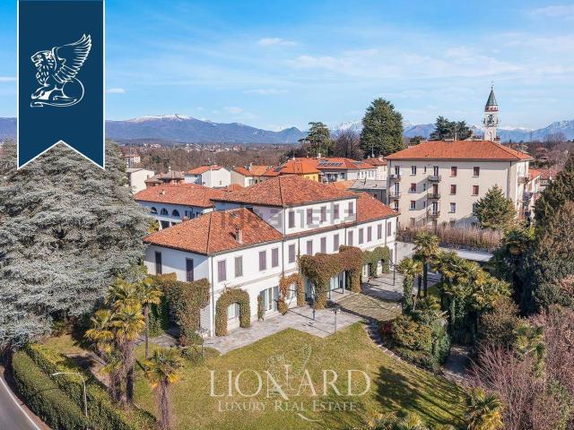 Case e ville in vendita di 2300 m²