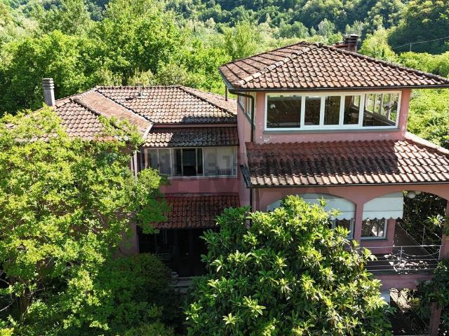 Case e ville in vendita di 230 m²
