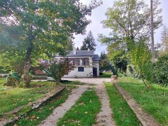 Case e ville in vendita di 230 m²
