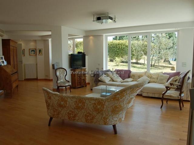 Case e ville in vendita di 230 m²