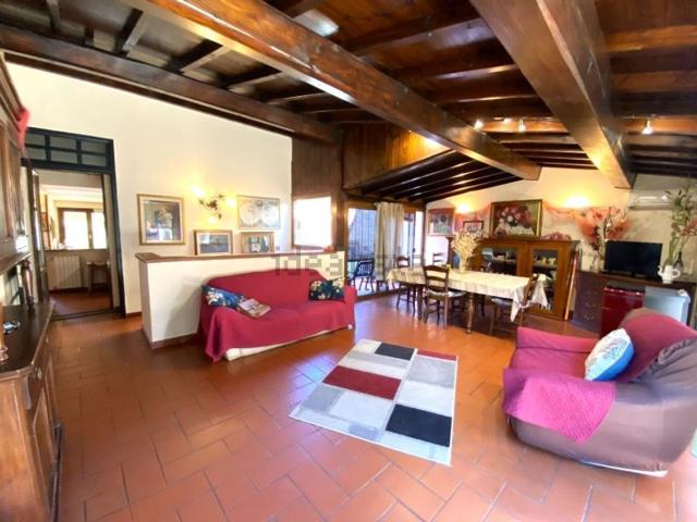 Case e ville in vendita di 230 m²