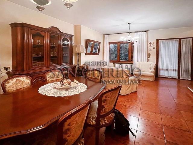 Case e ville in vendita di 230 m²