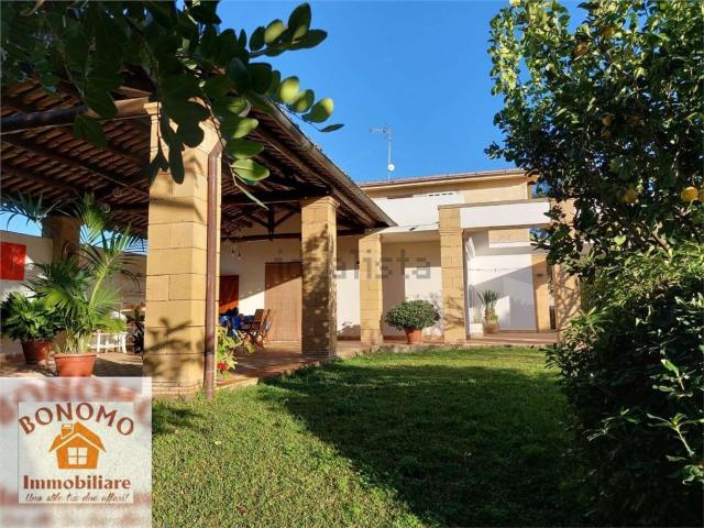 Case e ville in vendita di 230 m²