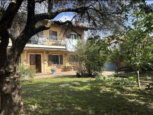 Case e ville in vendita di 230 m²
