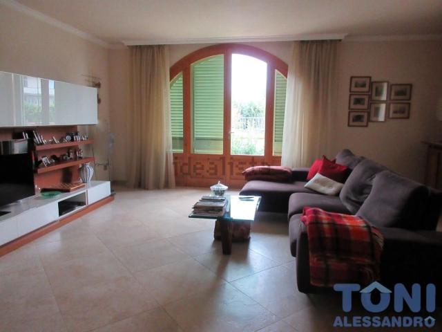 Case e ville in vendita di 230 m²