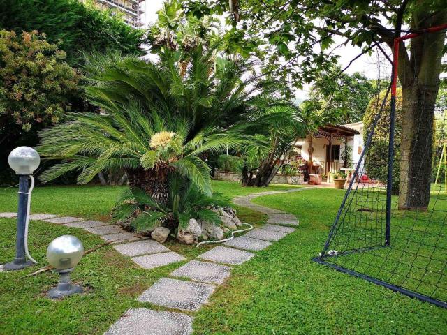 Case e ville in vendita di 230 m²