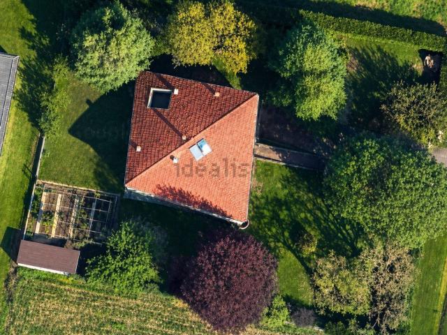 Case e ville in vendita di 314 m² in Via Como, 17