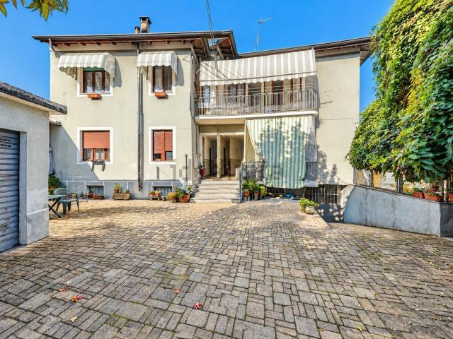Case e ville in vendita di 230 m² in Via Carlo Casale, 26