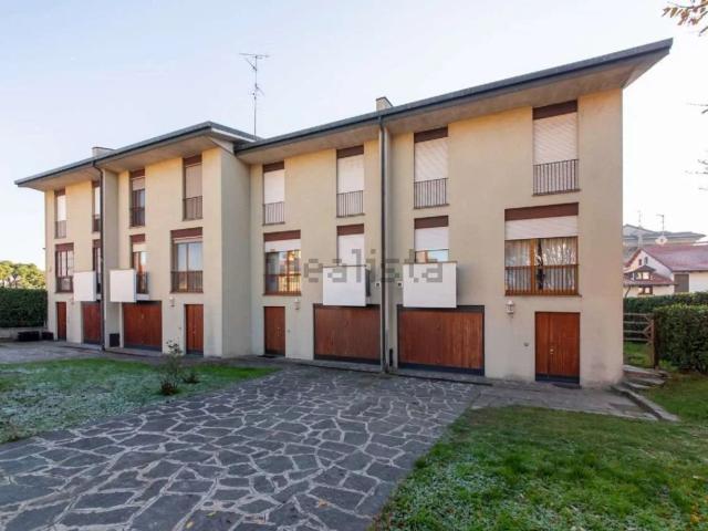 Case e ville in vendita di 230 m² in Via Antonio Gramsci, 44