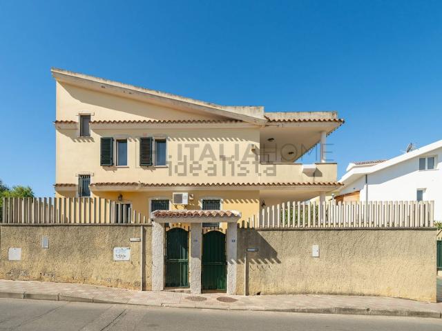 Case e ville in vendita di 230 m² in Via Antonio Segni, 112