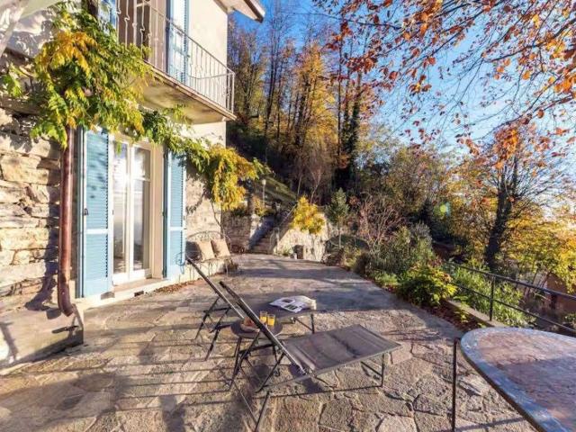 Case e ville in vendita di 230 m² in Via ai Zocc