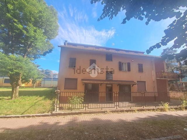 Case e ville in vendita di 230 m² in Via Augusto Monti, 10
