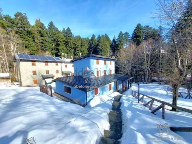 Case e ville in vendita di 230 m² in Via Brennero, 398