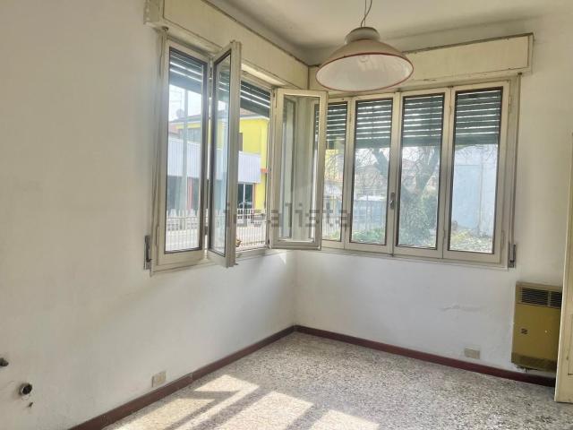 Case e ville in vendita di 230 m² in Via G. Garibaldi