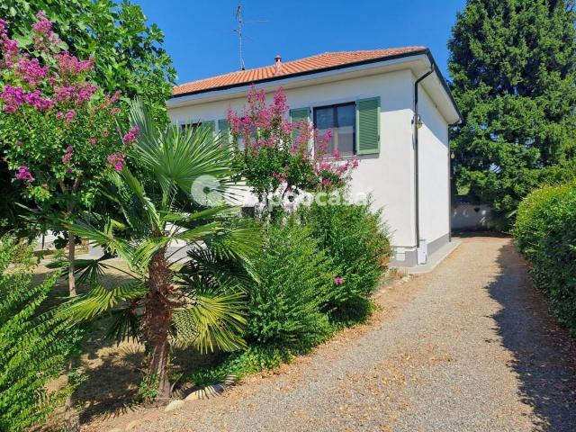 Case e ville in vendita di 230 m² in Via Gasparotti, 3