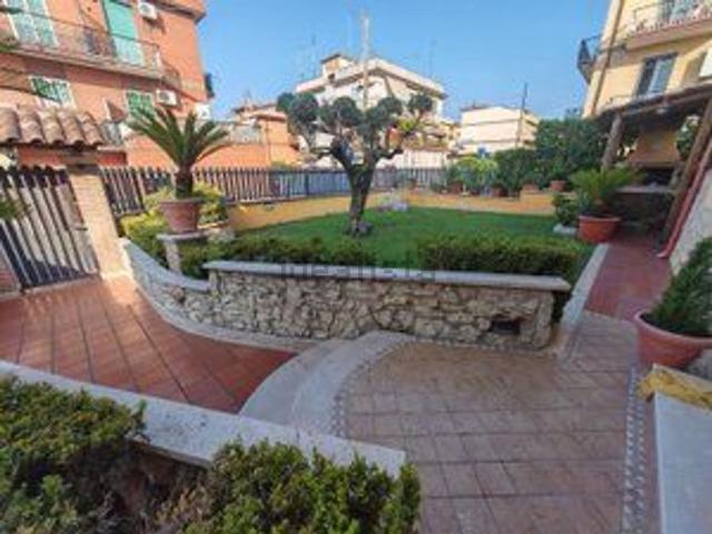 Case e ville in vendita di 230 m² in Via Giovanni Battista Pitoni