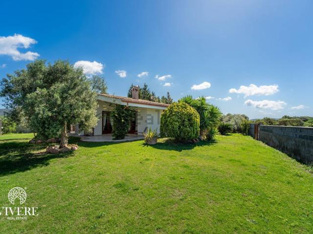 Case e ville in vendita di 230 m² in Via degli Artigiani