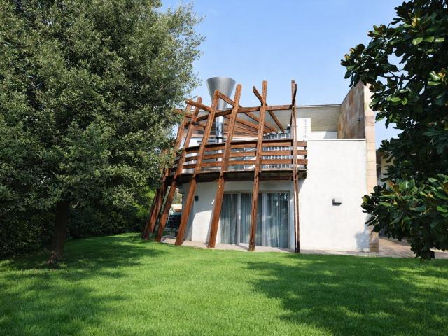 Case e ville in vendita di 230 m² in Via del Polaresco