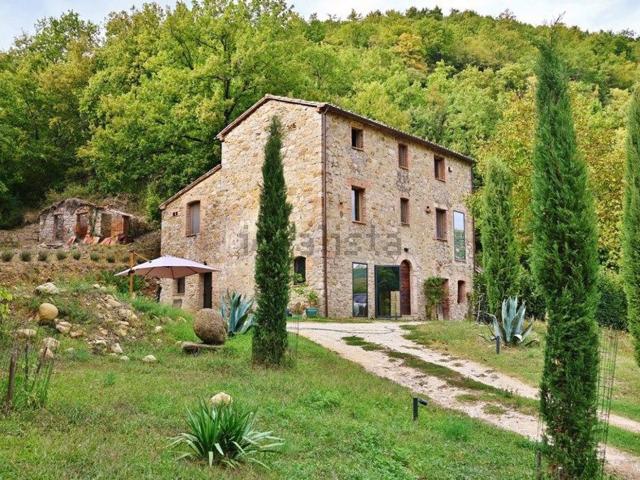 Case e ville in vendita di 230 m² in Via del Ripignolo