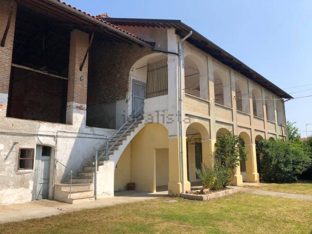 Case e ville in vendita di 230 m² in Via Dell&apos Orco, 13